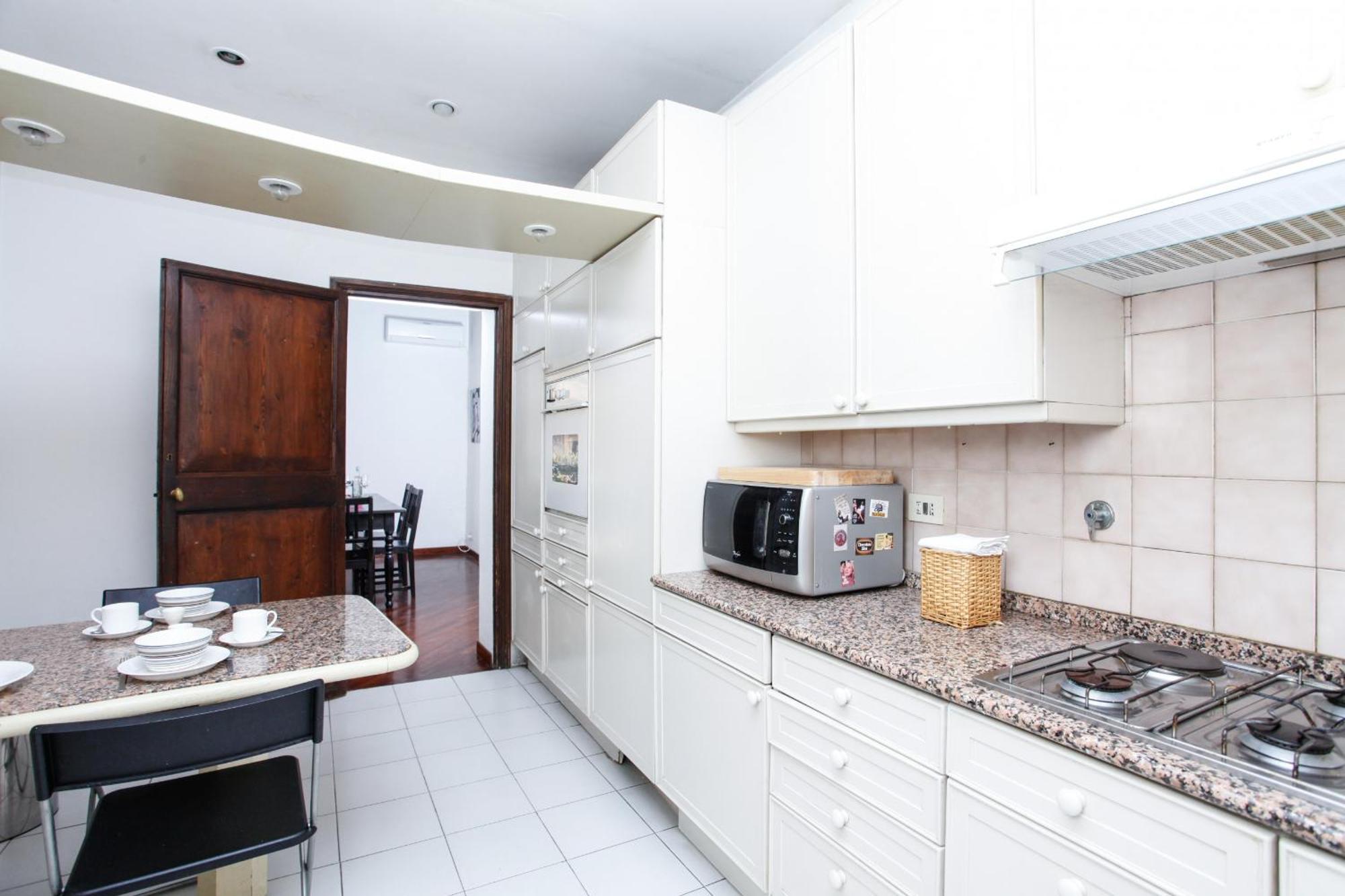 Apartamento Above Pantheon Roof *